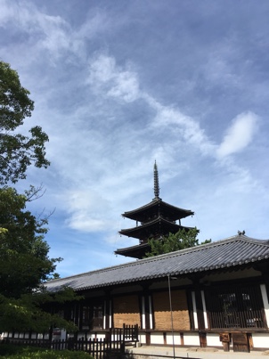 法隆寺外から